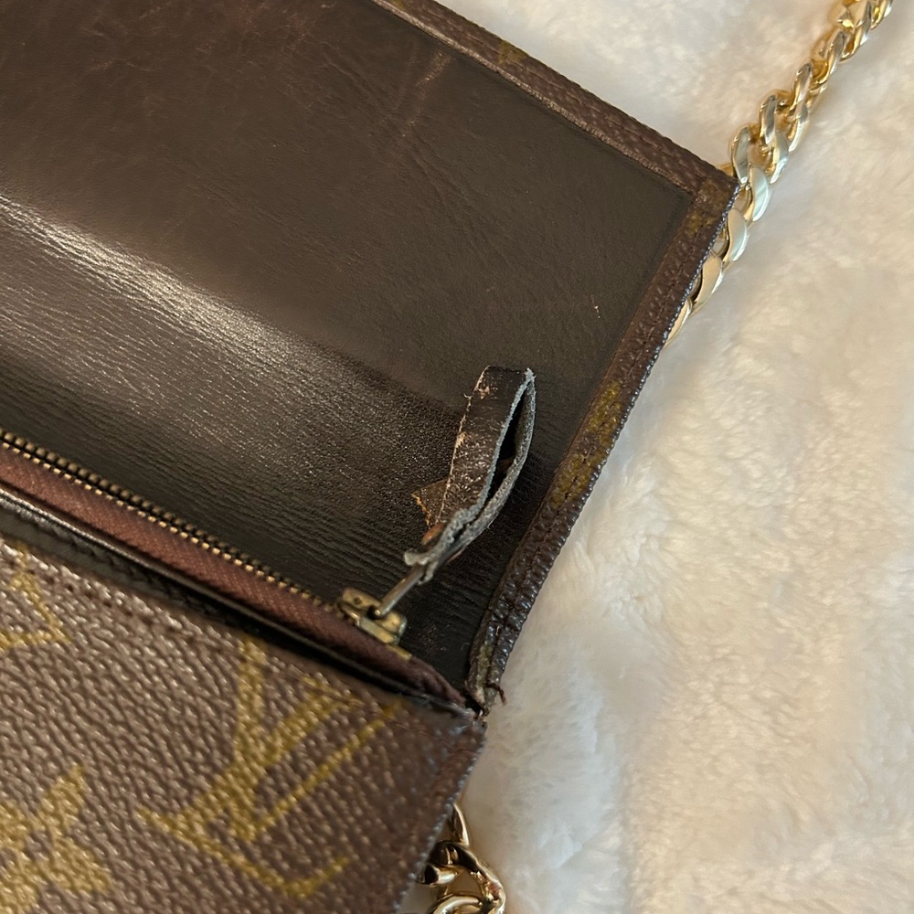 Louis Vuitton Monogram Sarah Wallet - with D-ring attached - Picture 9 of 13